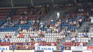 Od září více než polovina kapacity stadionů