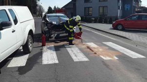 V Jemnici došlo k nehodě dvou aut