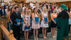 Na jihlavské vysoké škole proběhly promoce