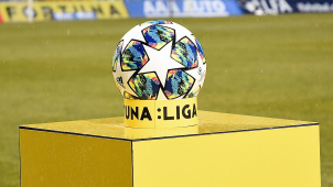 Fotbal se hrát bude, ovšem bez diváků