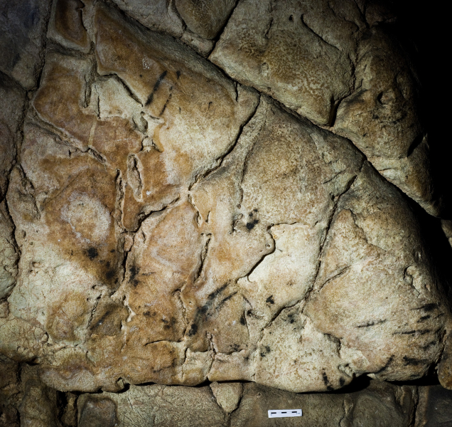 Vědci objevili v Moravském krasu malbu starou 7 tisíc let