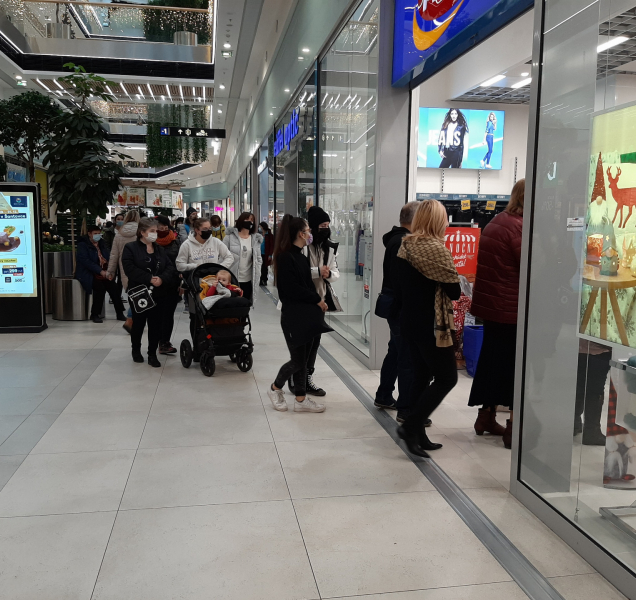 PŘEHLEDNĚ: V Česku dnes otevírají obchody a další služby