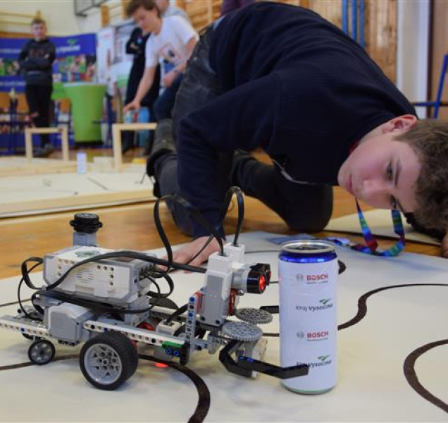 Blíží se uzávěrka přihlášek soutěžní přehlídky Lego ROBOT