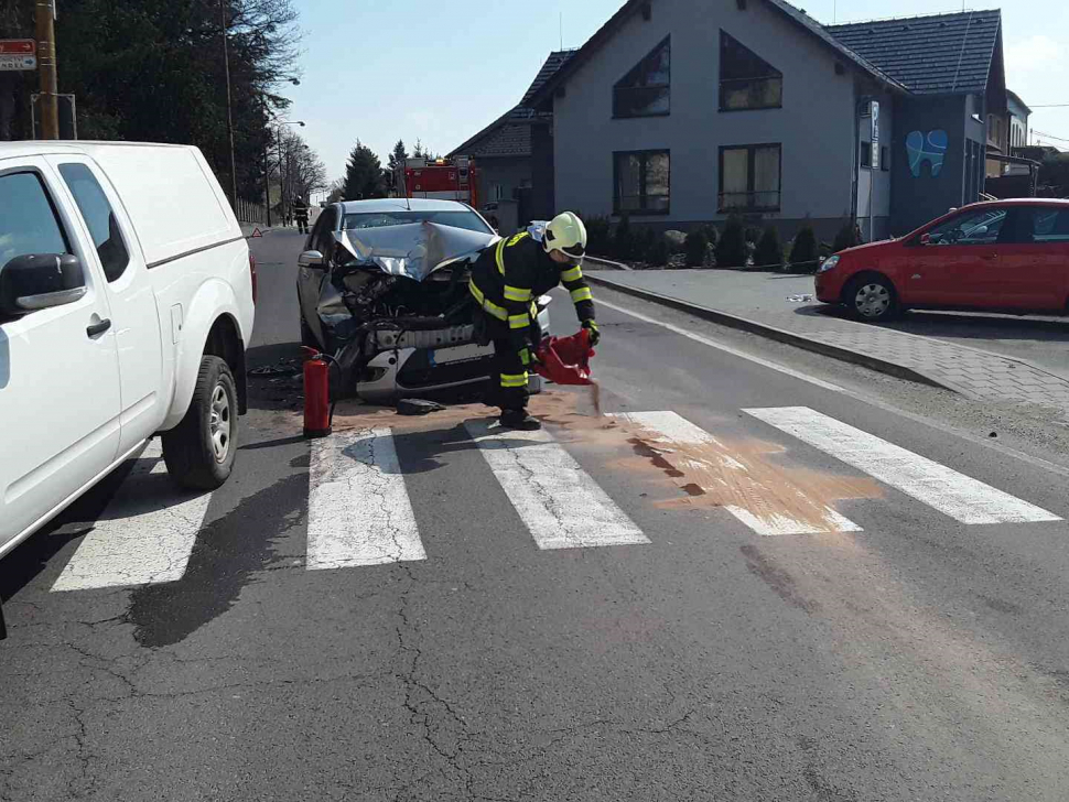 V Jemnici došlo k nehodě dvou aut