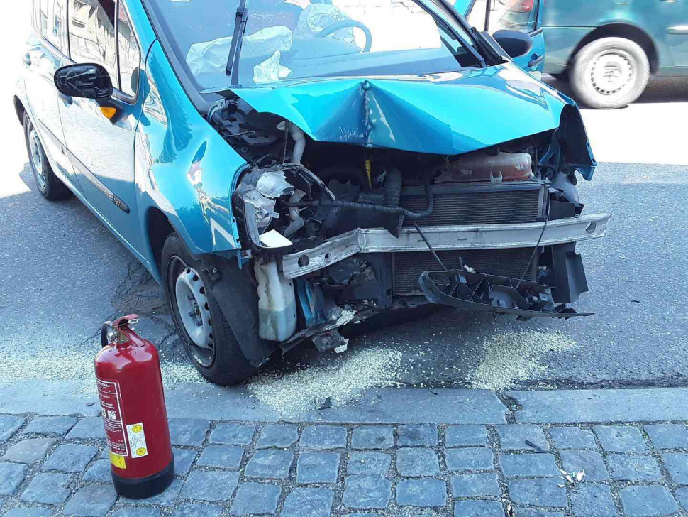 Nehoda v Třebíči se neobešla bez zranění
