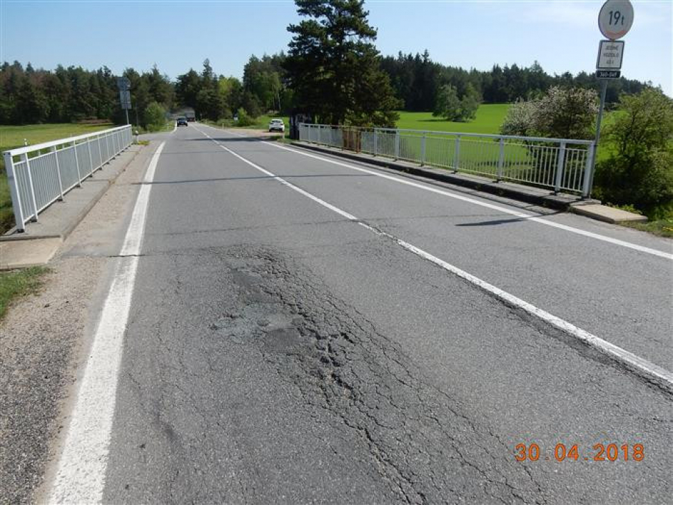 Kraj zahájil rekonstrukci silnice mezi Oslavičkami a Rudíkovem